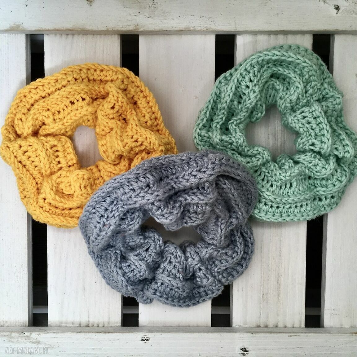 Gumka Scrunchie Handmade (frotka) do włosów - miękki dodatek do Twoich stylizacji