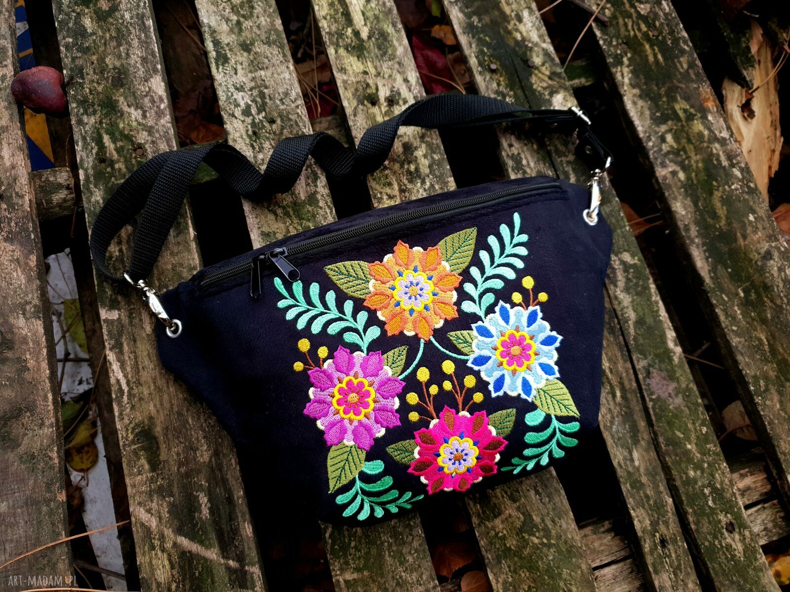 Prezent handmade folkowa nerka nerka folkowa zapinana na suwak