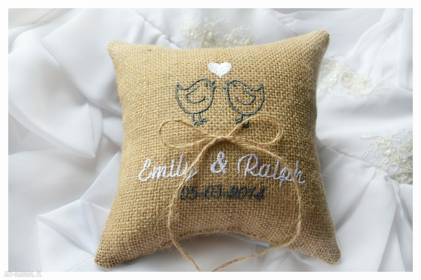 Personalizowana haftowana poduszka na obrączki Lovebirds HR40