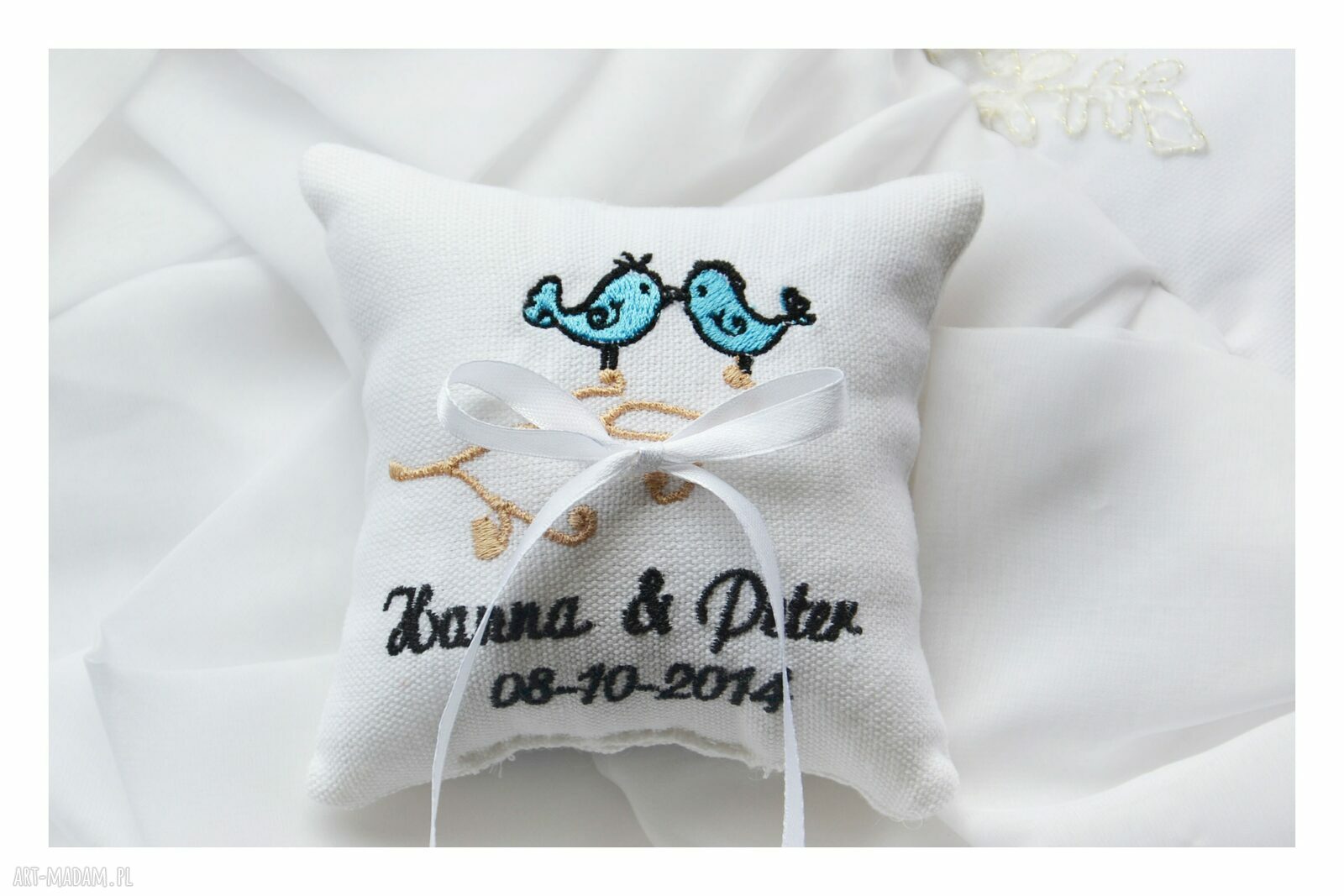 Haftowana poduszka na obrączki Lovebirds LR24 - personalizowana ślubna pamiątka