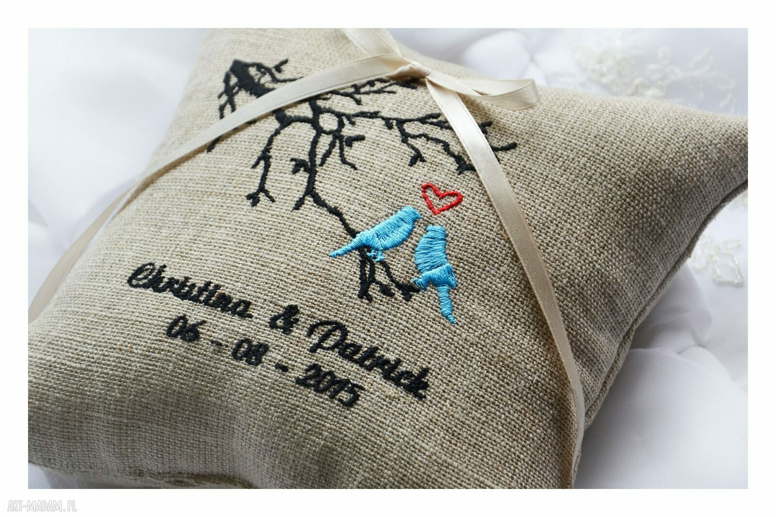 Haftowana poduszka na obrączki Lovebirds - personalizowana poduszka ślubna