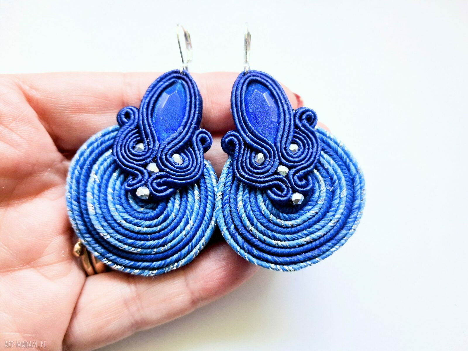 Kolczyki haftowane sutaszowe Blue Spiral - niebieskie boho