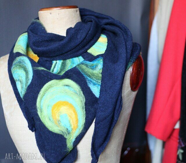 Chusta filcowana wełną malowana - ciepły handmade unikat