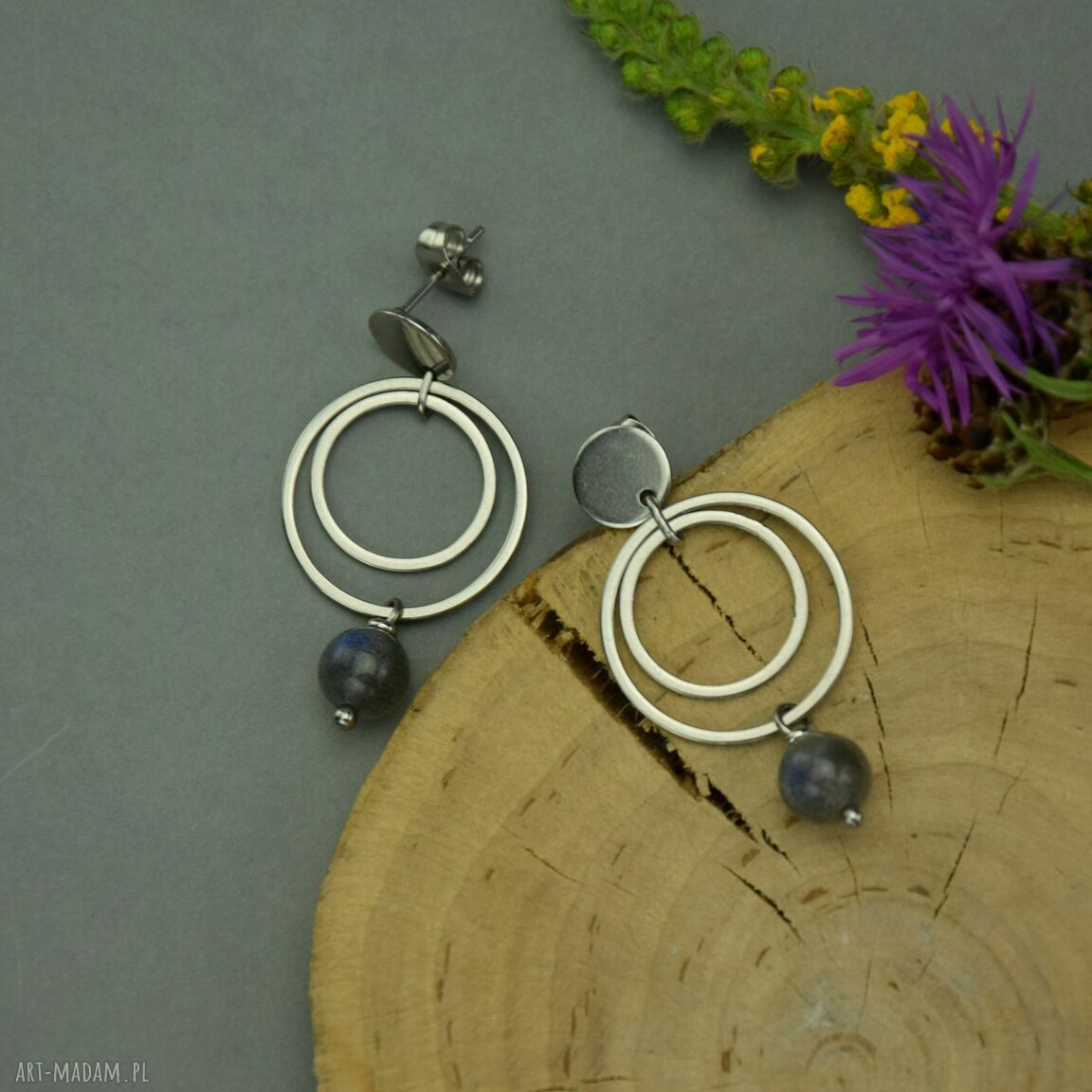 Ręcznie robione kolczyki koła z labradorytem - stal chirurgiczna (wire wrapping)