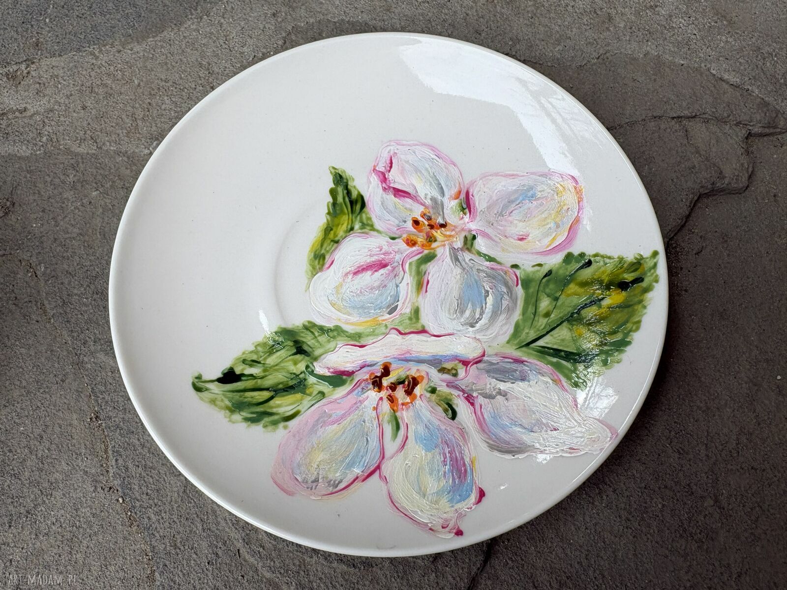 Porcelanowa filiżanka ręcznie malowana - Kot na jabłoni