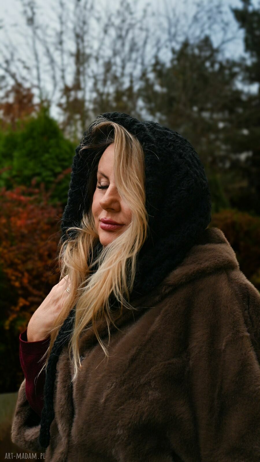 Balaclava handmade z wełny merino - ręcznie szydełkowana oversize, regulowana ściągaczami
