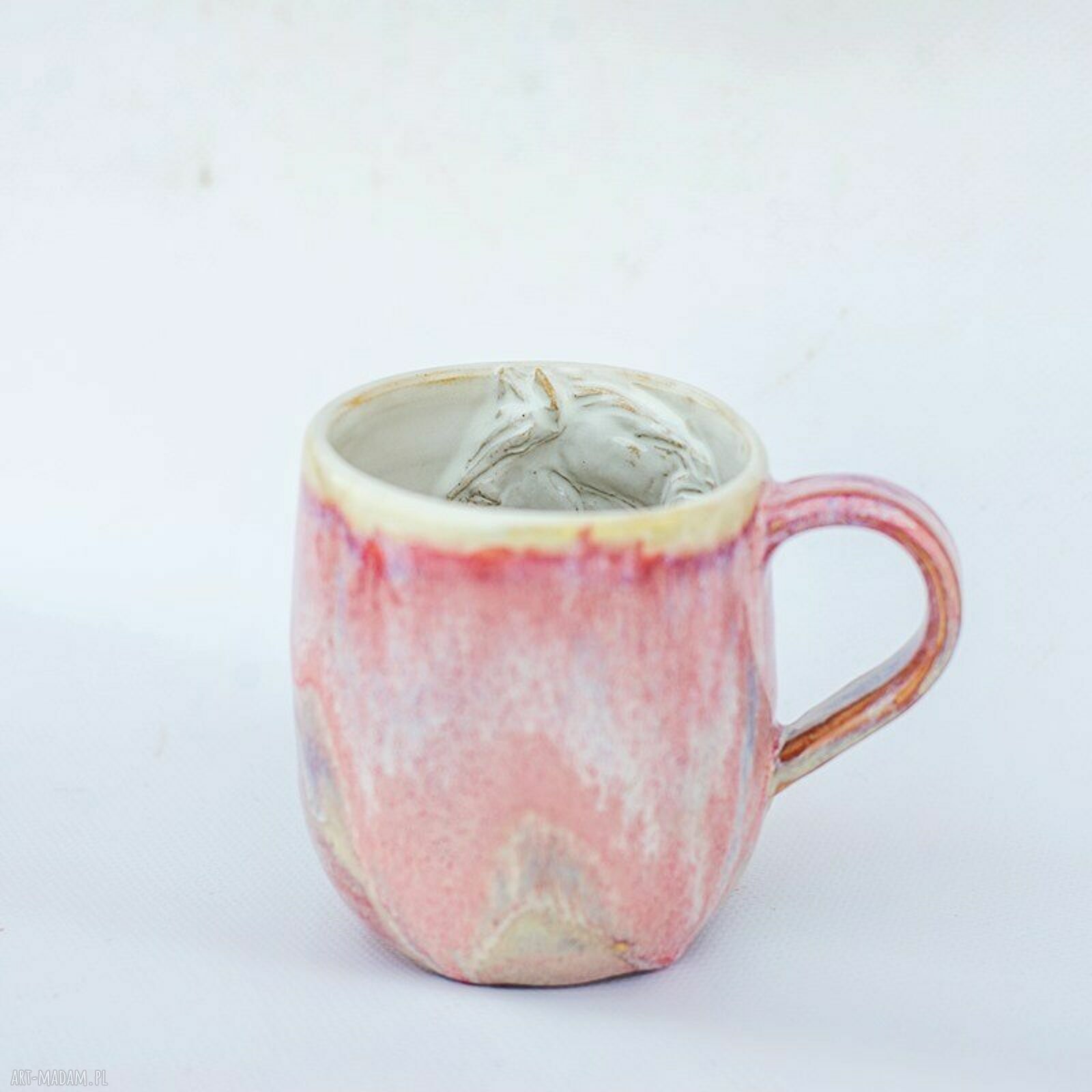 Duży ceramiczny kubek z koniem wewnątrz - Sen Peoni
