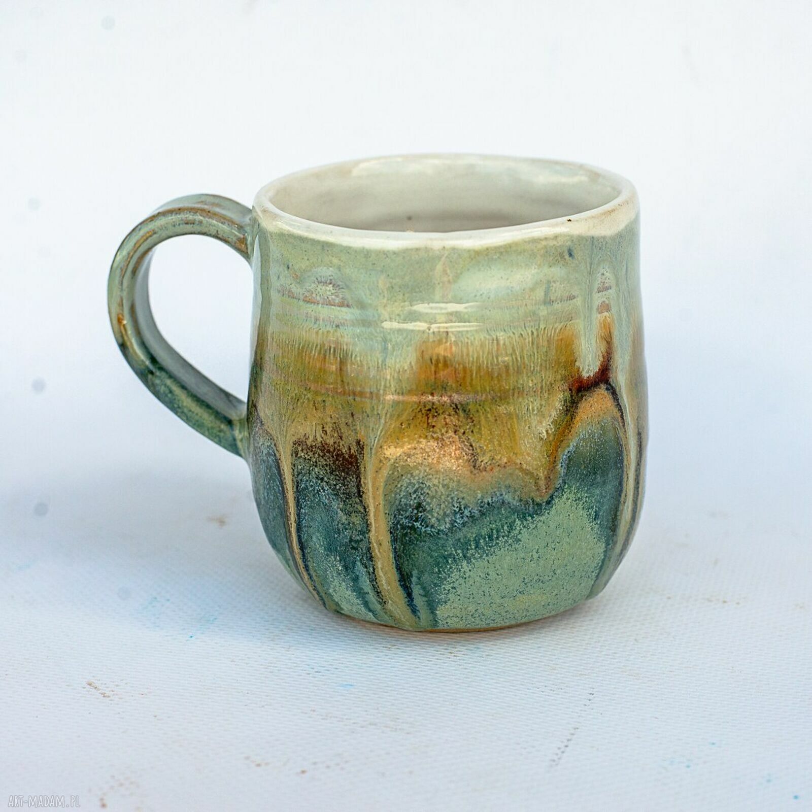 Duży ceramiczny kubek handmade z koniem w środku - beżyk, ok 400 ml