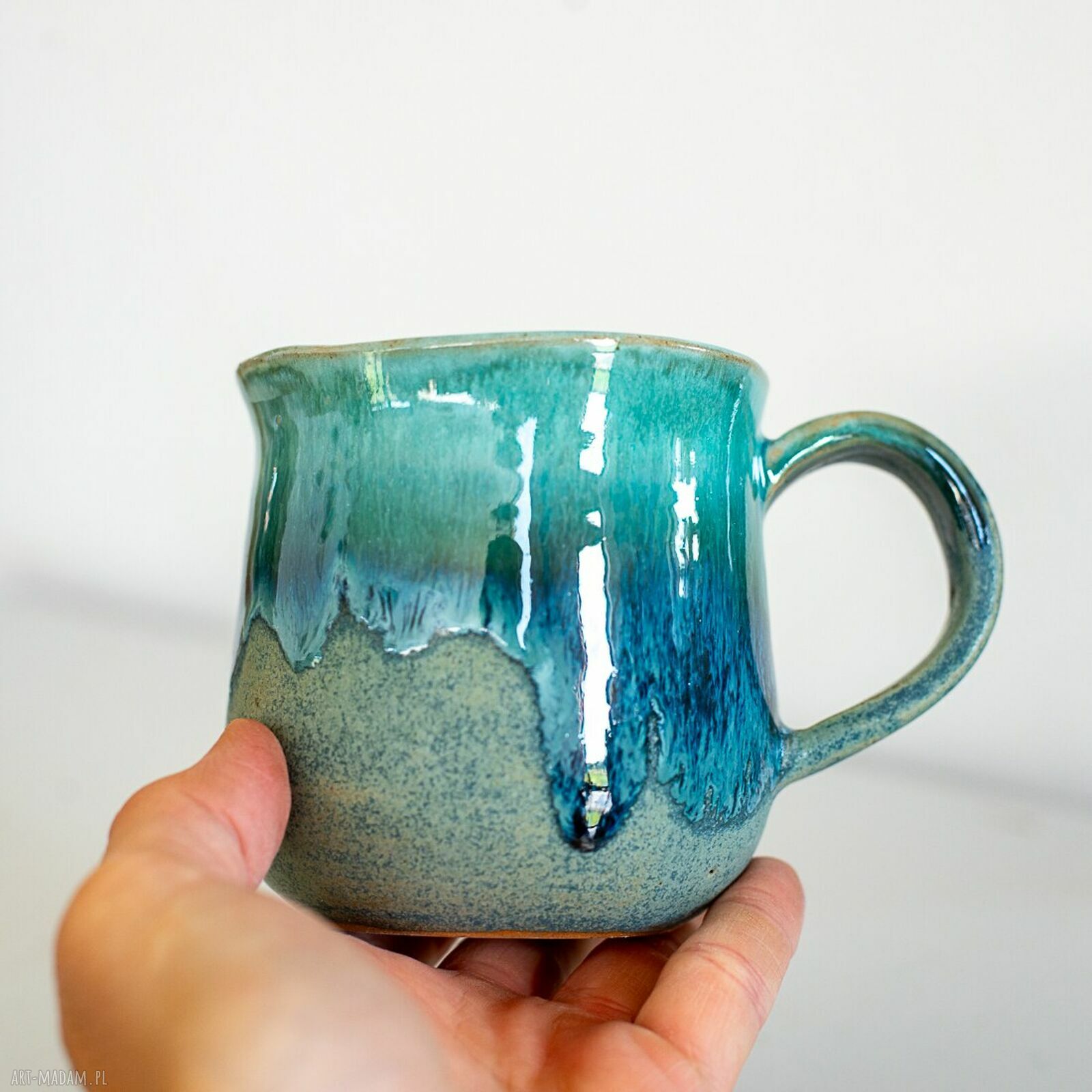Duży ceramiczny kubek z koniem w środku - turkusowo-biały 380 ml