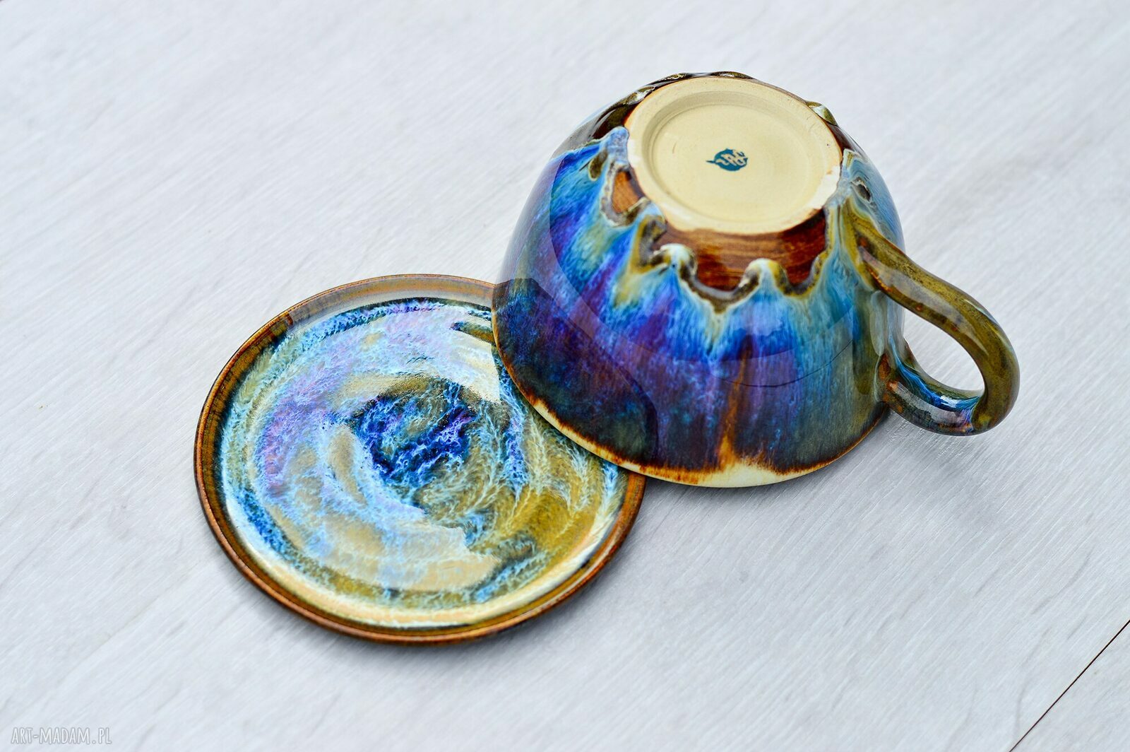 Filiżanka handmade z figurką kota - opalizująca kamionka 300 ml