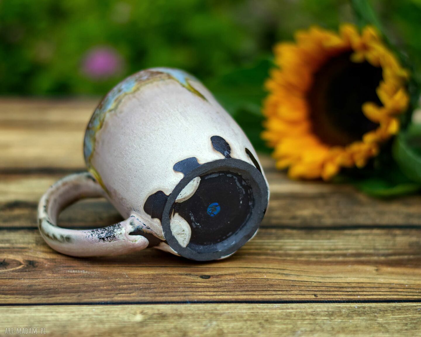 Handmade beżowy kubek ceramiczny 300 ml - nowoczesna klasyka