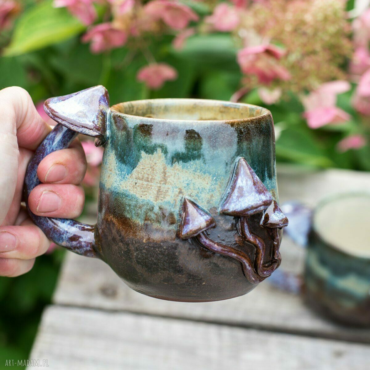 Handmade kubek ceramiczny z grzybkami „Psychodelki Nocny Omszały” - 380 ml