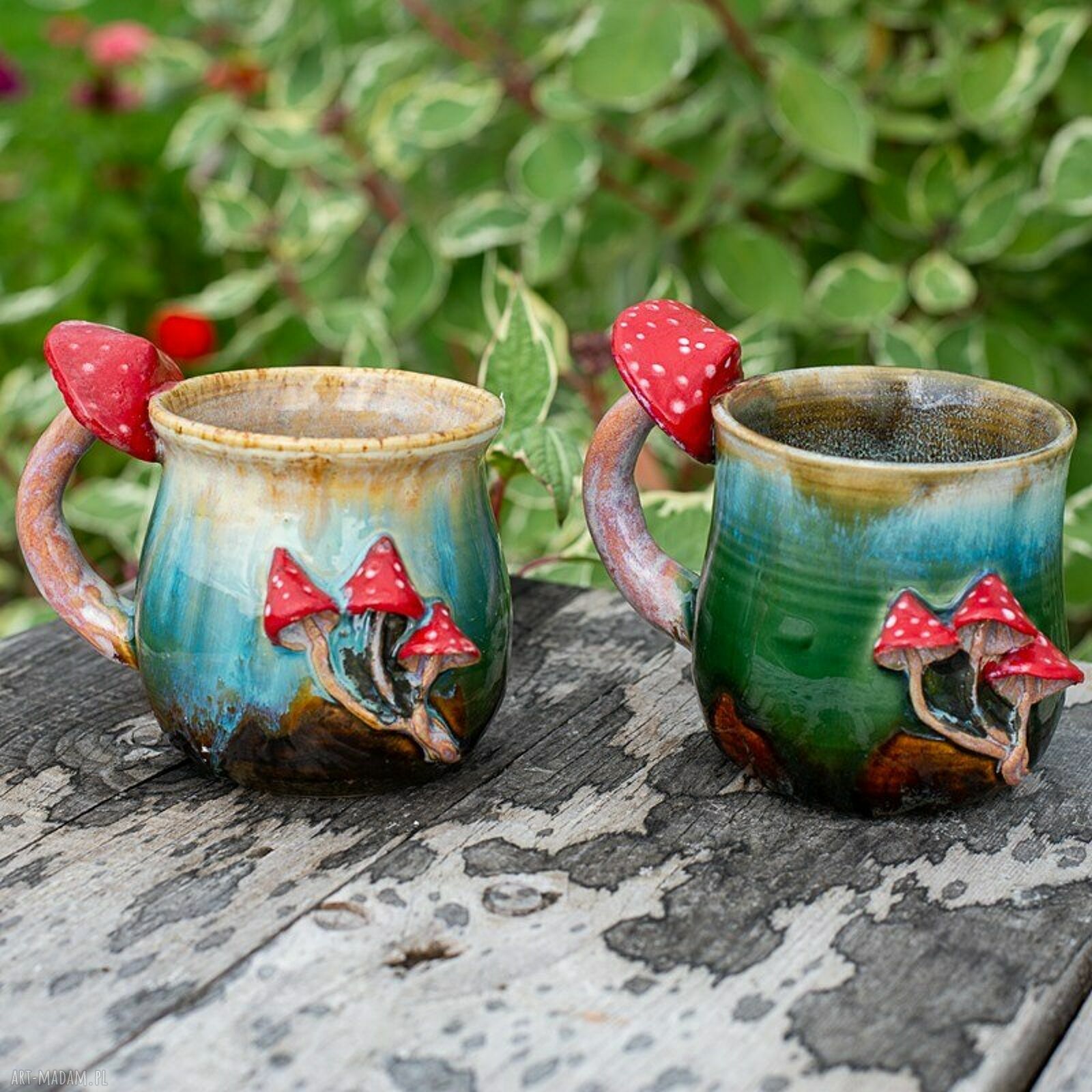 Turkusowy kubek ceramiczny z muchomorkiem - rękodzieło 450 ml