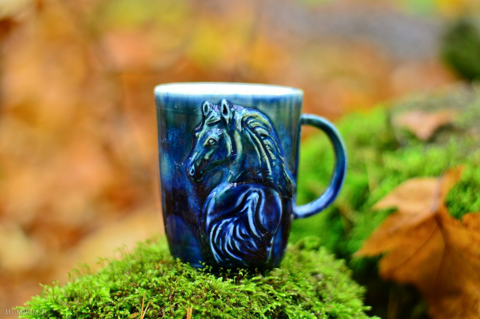 Ręcznie wykonany kubek porcelanowy z koniem Azul Horse - 350 ml