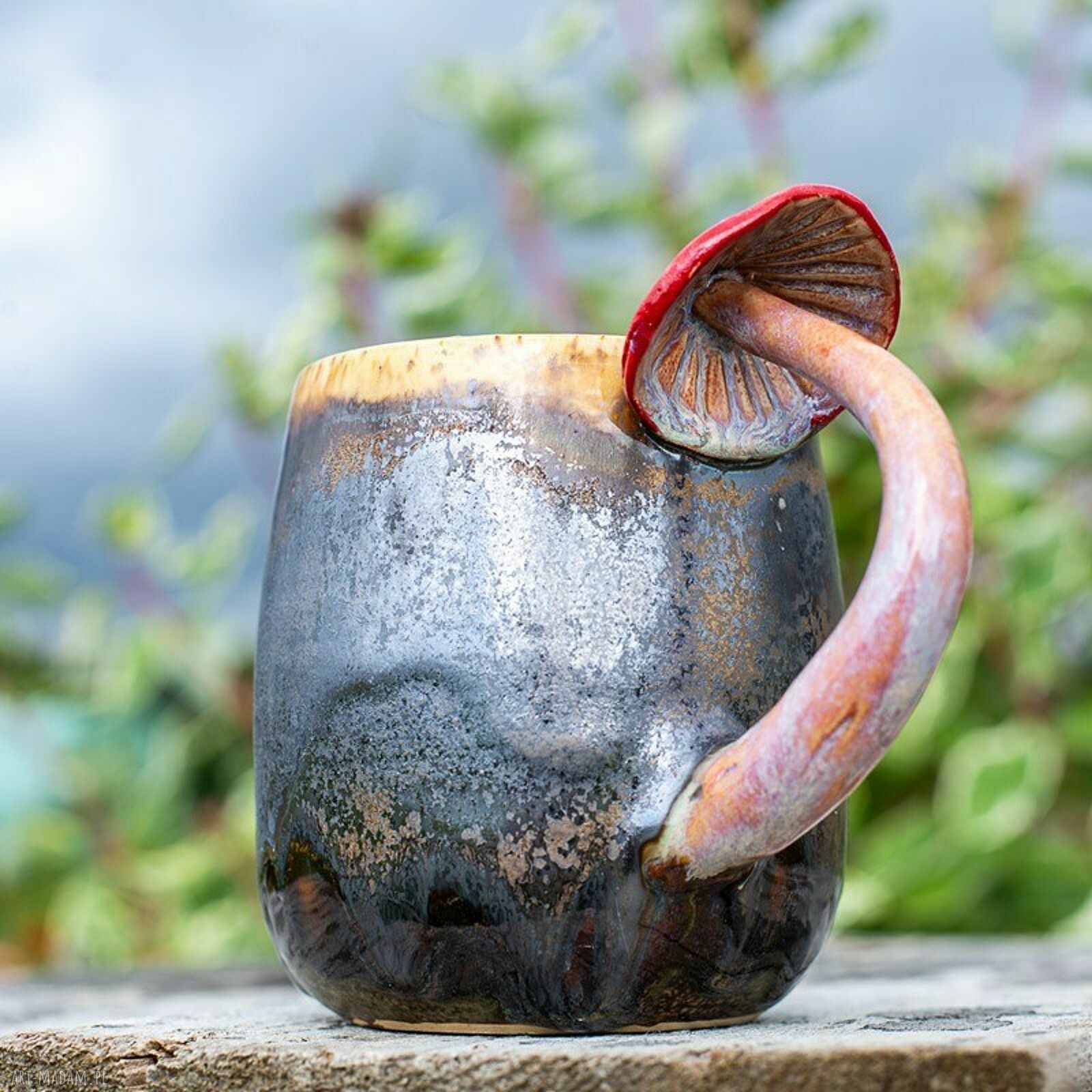 Kubek ceramiczny z muchomorkiem - rękodzieło, ok. 500 ml