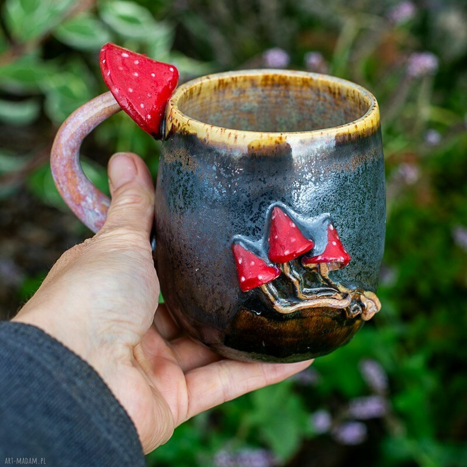 Kubek ceramiczny z muchomorkiem - rękodzieło, ok. 500 ml