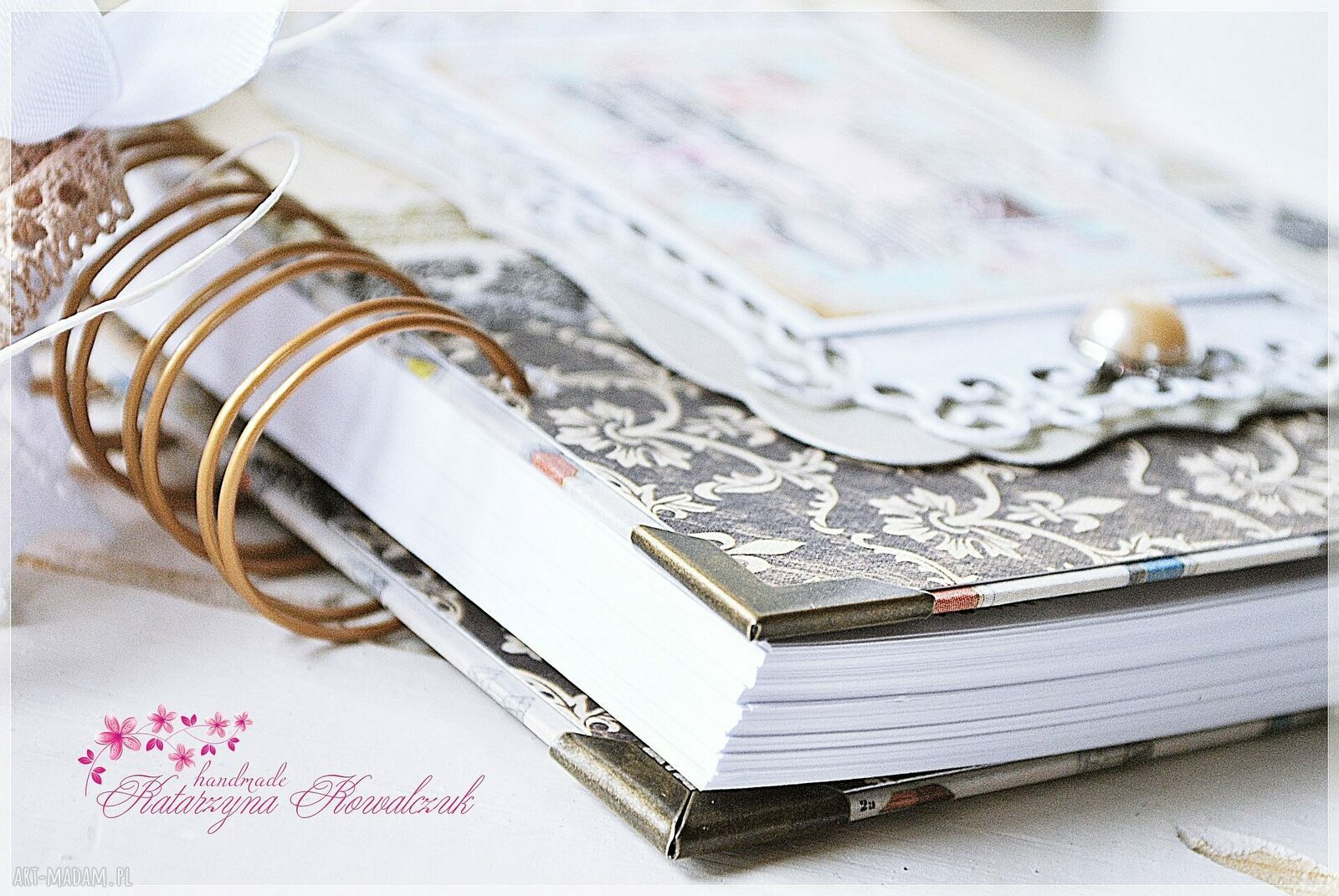Przepiśnik Vintage - scrapbooking notes z koronką, wstążką i metalowymi narożnikami
