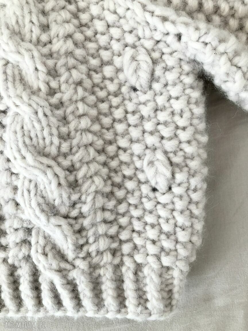 Sweter handmade chunky cable w kolorze natura z wełny merynosów, bawełny i alpaki