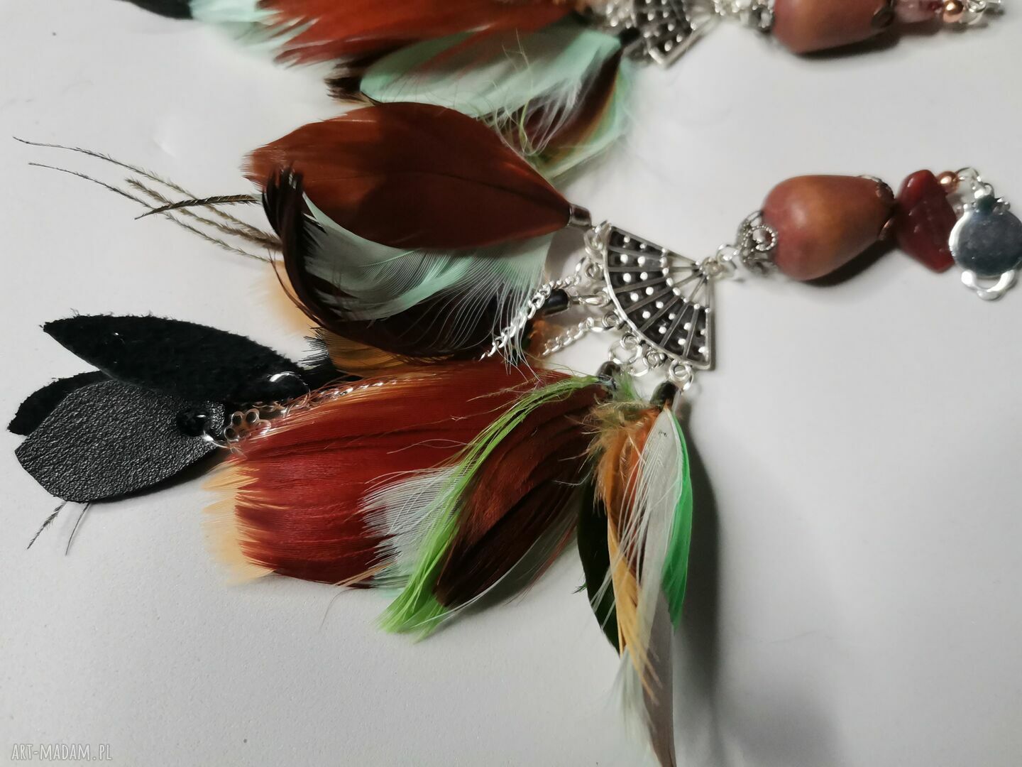 Klipsy hippie długie pióra, drewno i skóra - boho frida