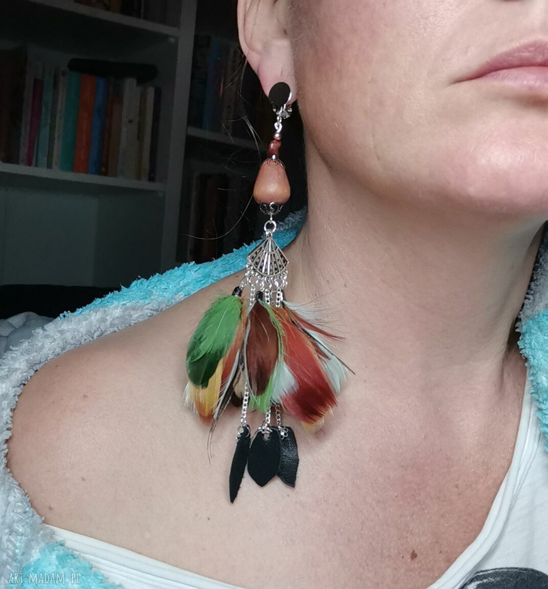 Klipsy hippie długie pióra, drewno i skóra - boho frida
