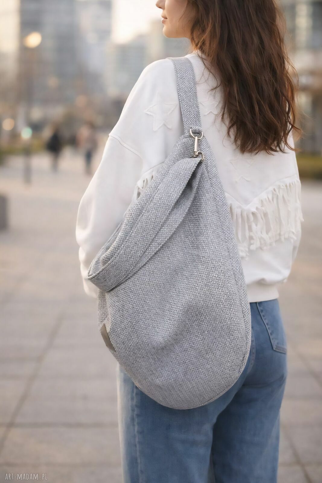 Torba hobo z plecionki tapicerskiej jasnoszara - pojemna na ramię