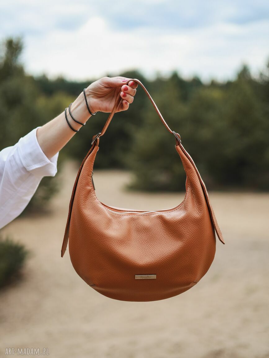 Torebka hobo midi ze skóry naturalnej w kolorze koniaku