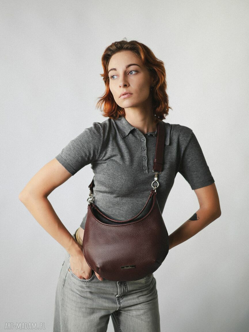 Hobo mini ze skóry naturalnej w kolorze burgundowym - torebka damska na ramię i skos