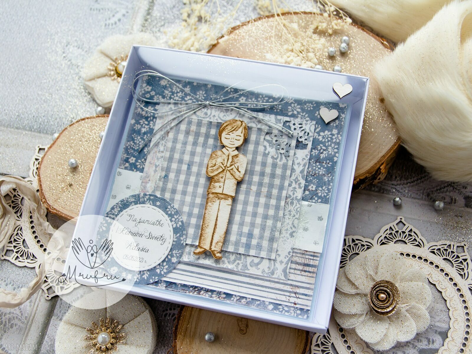 Pamiątka Pierwszej Komunii Świętej. Kartka w pudełeczku z pełną szybką. Podarek dla chłopca. Handmade