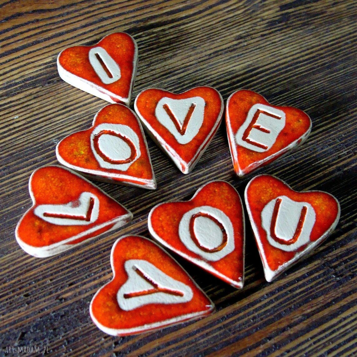 Magnesy ceramiczne 'I love you' - zestaw 8 serduszek na lodówkę