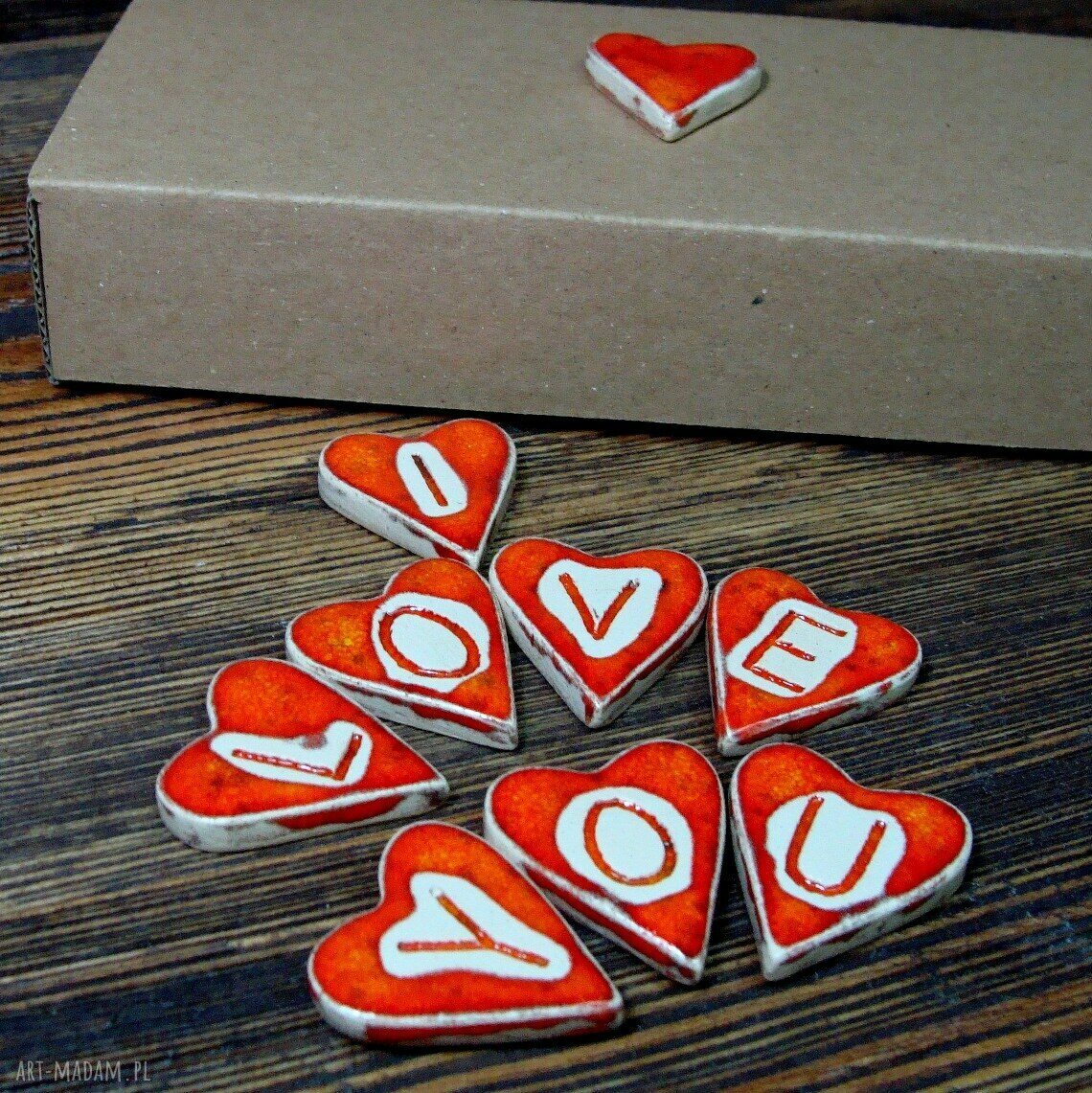 Magnesy ceramiczne 'I love you' - zestaw 8 serduszek na lodówkę