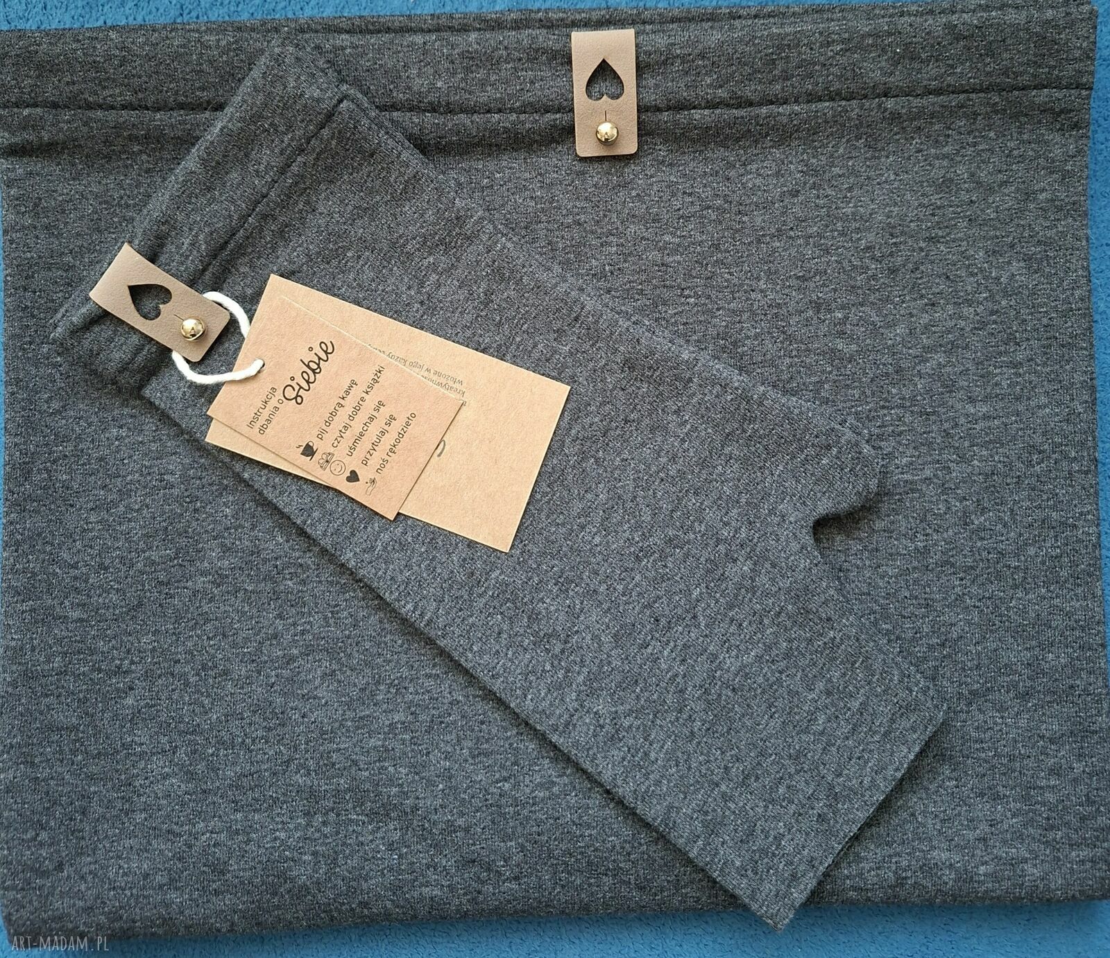 Szary komin i mitenki handmade na chłodne dni