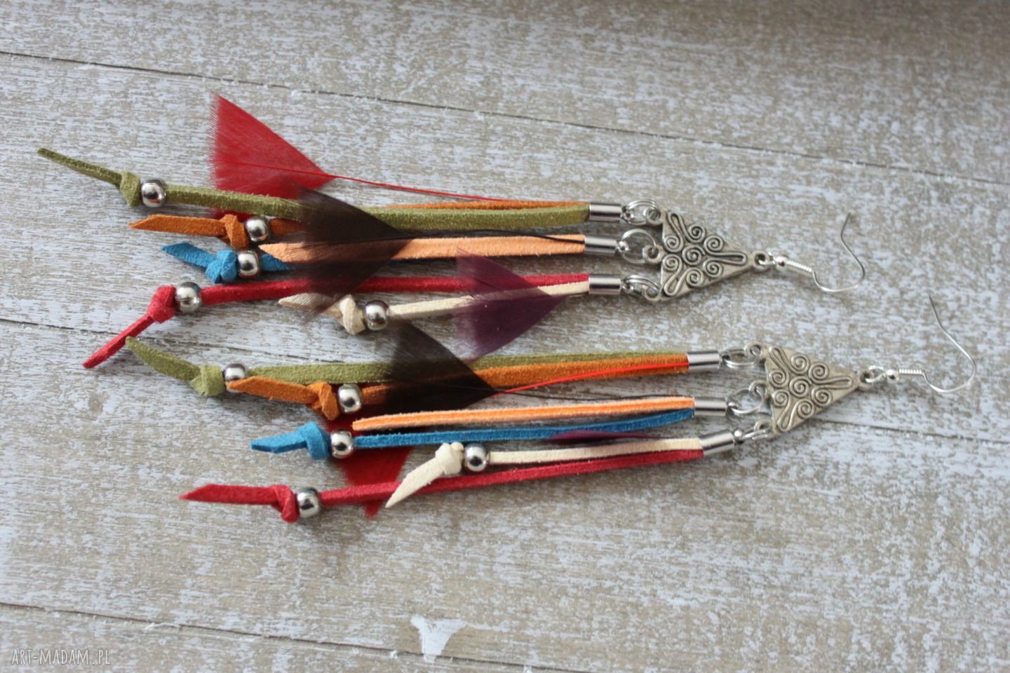 Indiańskie kolczyki - długie boho z piór (14 cm)