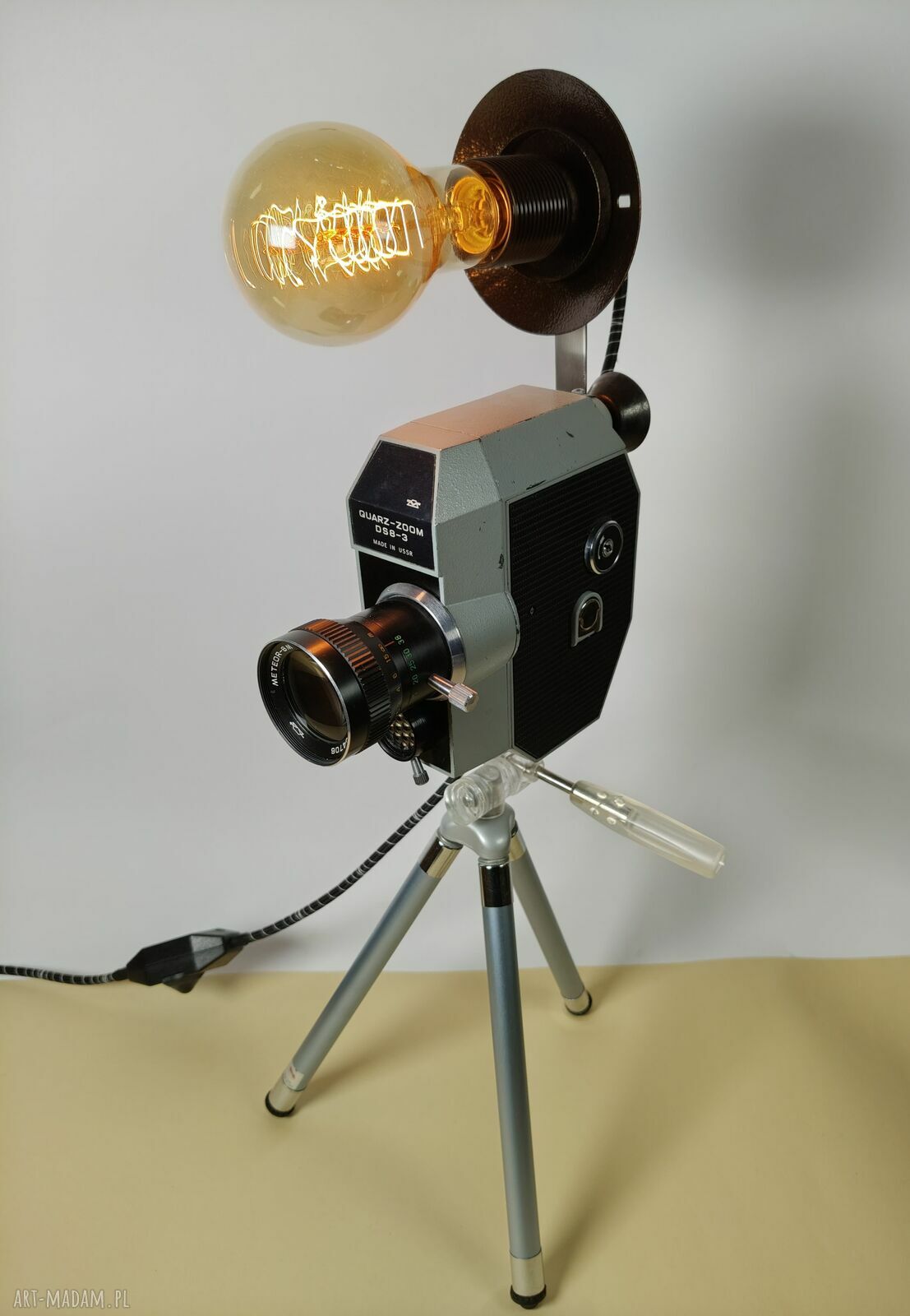 Industrialna lampka z kamery Quarz Zoom DS8 - retro dekoracja