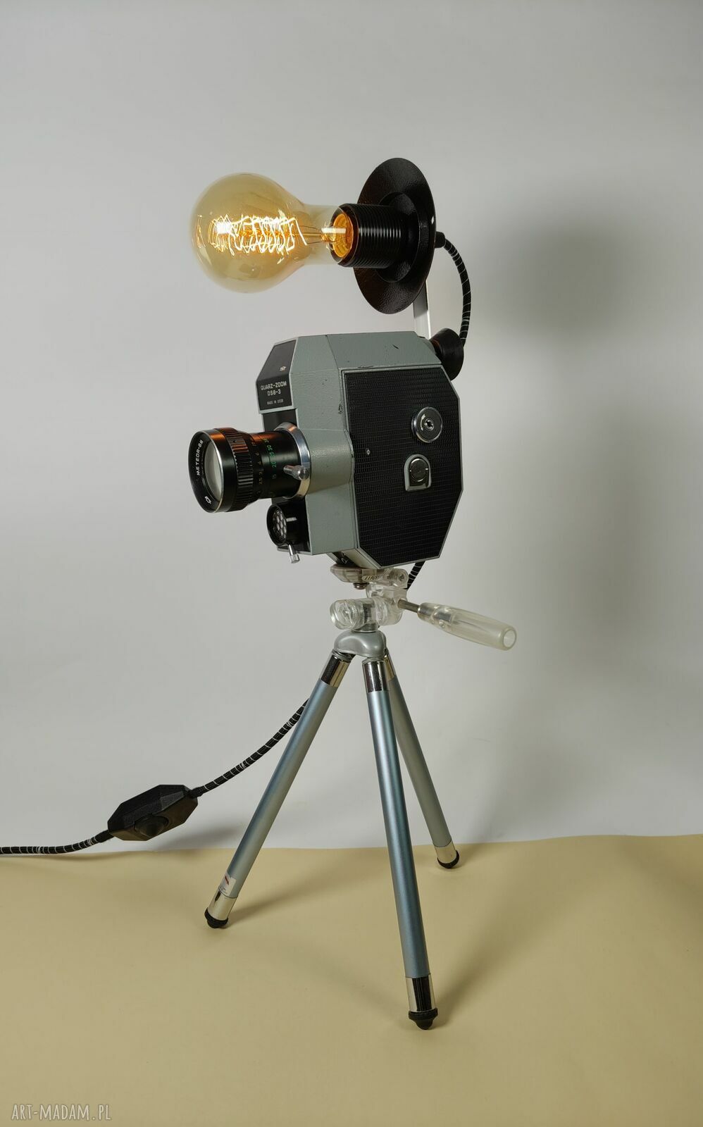 Industrialna lampka z kamery Quarz Zoom DS8 - retro dekoracja