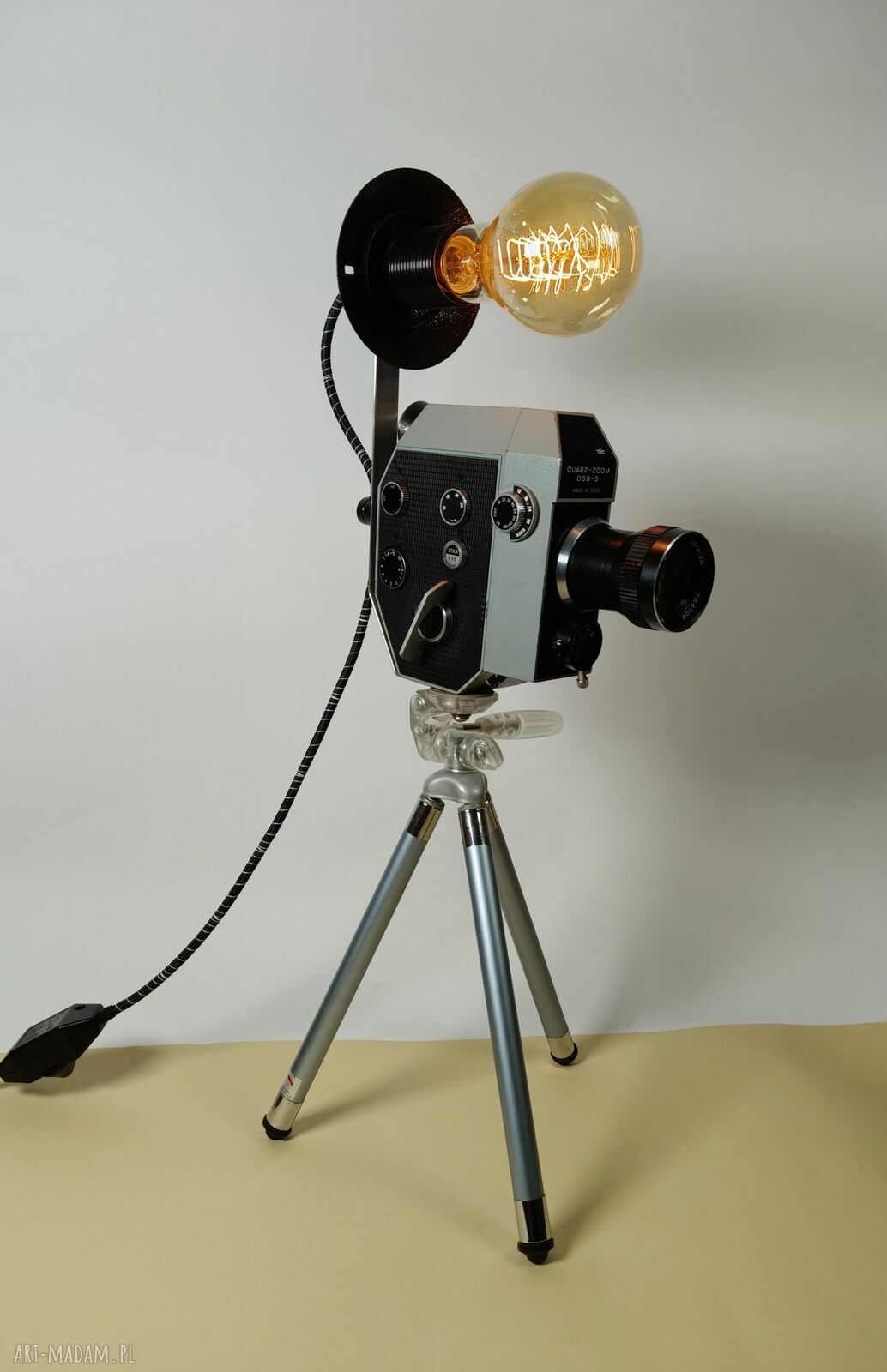 Industrialna lampka z kamery Quarz Zoom DS8 - retro dekoracja