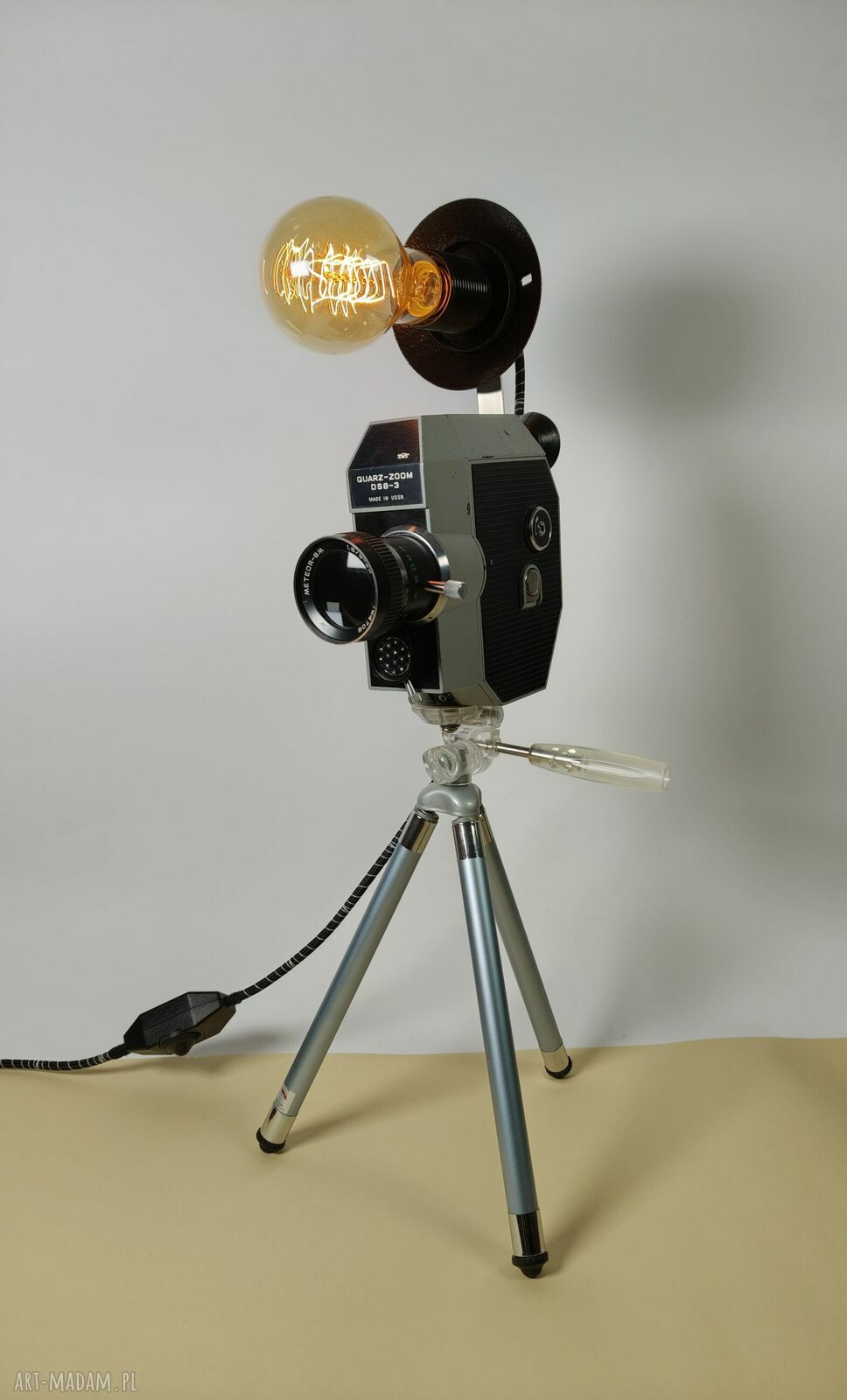 Industrialna lampka z kamery Quarz Zoom DS8 - retro dekoracja