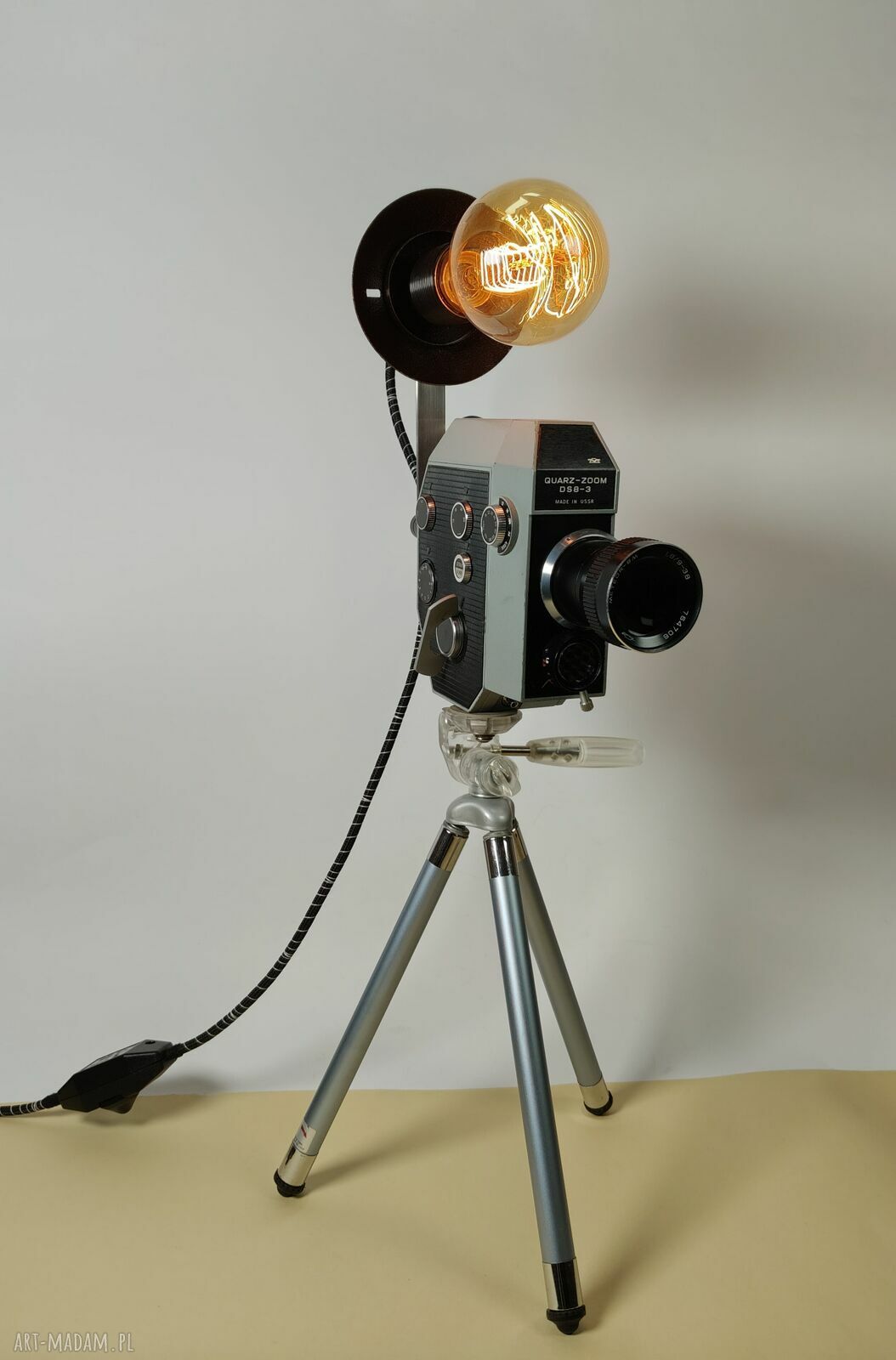 Industrialna lampka z kamery Quarz Zoom DS8 - retro dekoracja