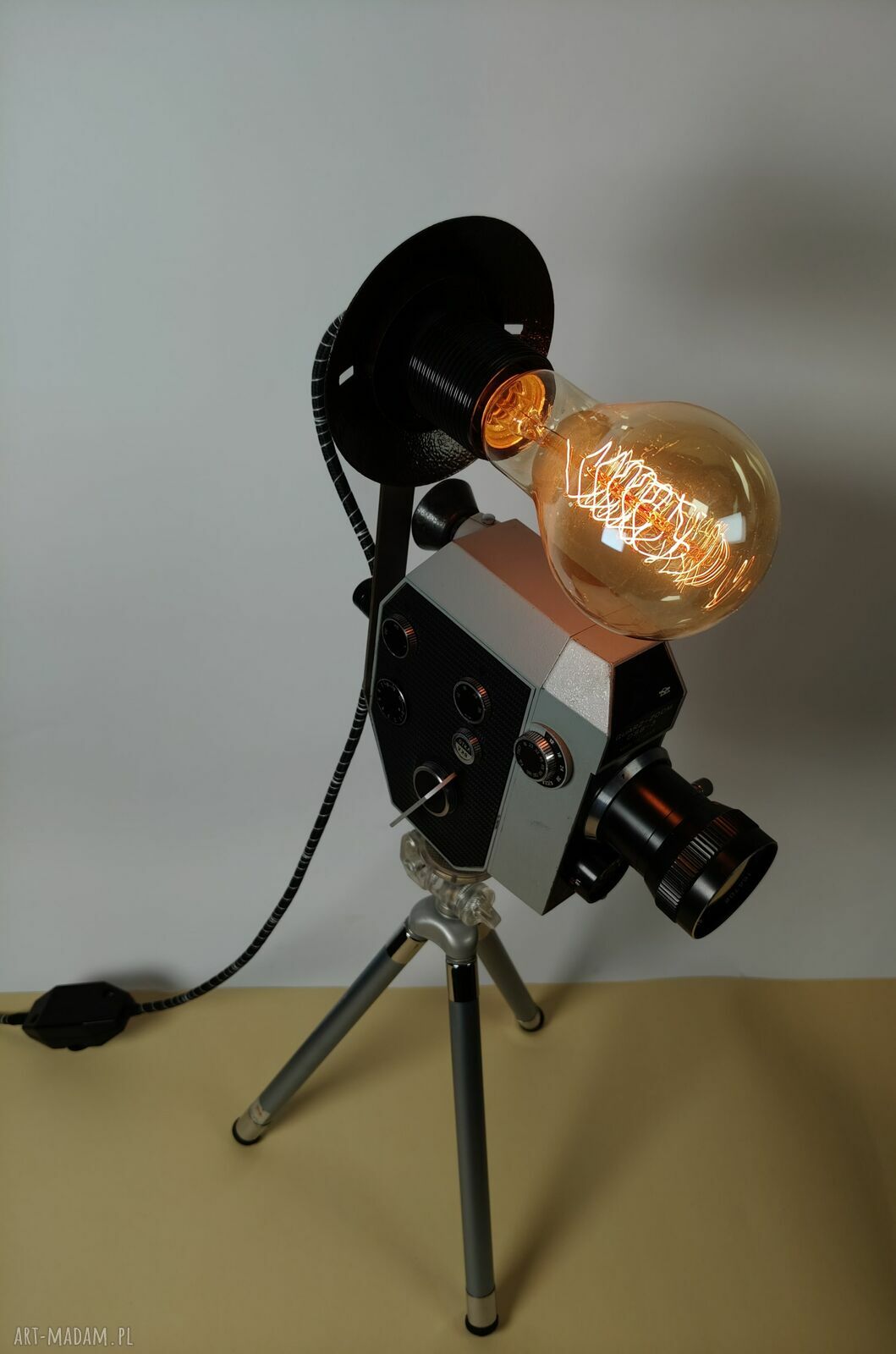 Industrialna lampka z kamery Quarz Zoom DS8 - retro dekoracja
