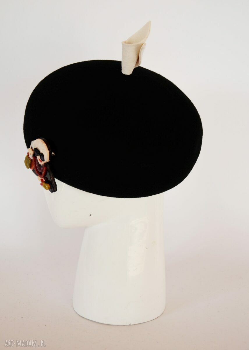 Beret iris - filcowy beret ręcznie formowany z odpinaną broszką (M 57 cm)