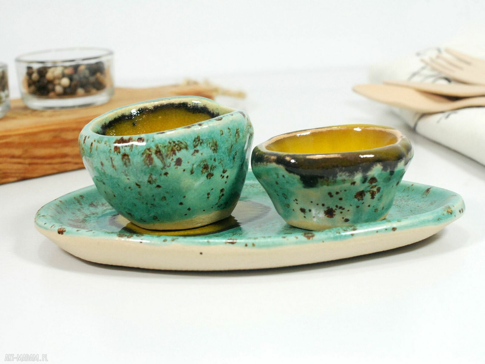 Jajecznik ceramiczny - zestaw z podstawką i miseczką na sól