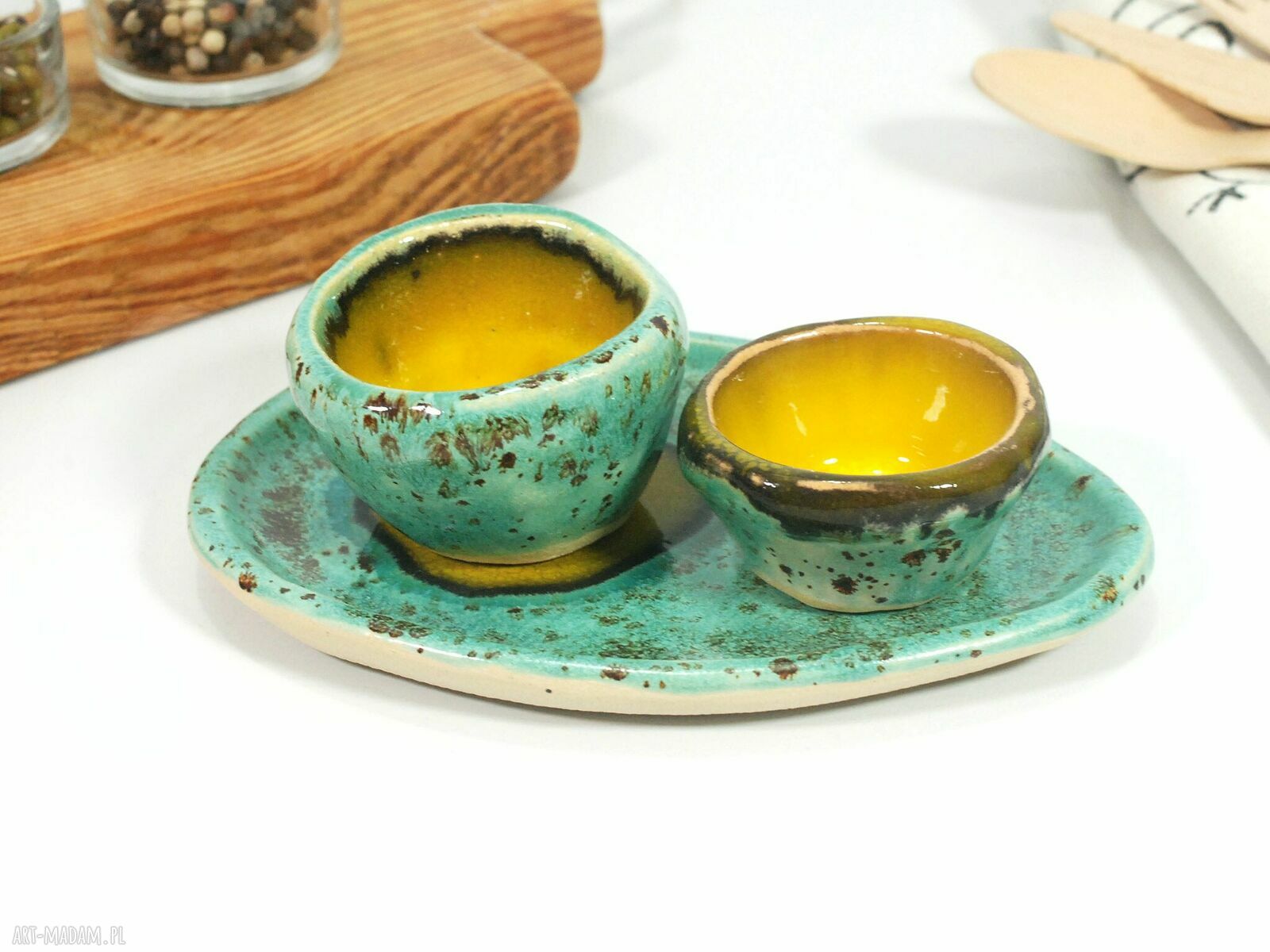 Jajecznik ceramiczny - zestaw z podstawką i miseczką na sól
