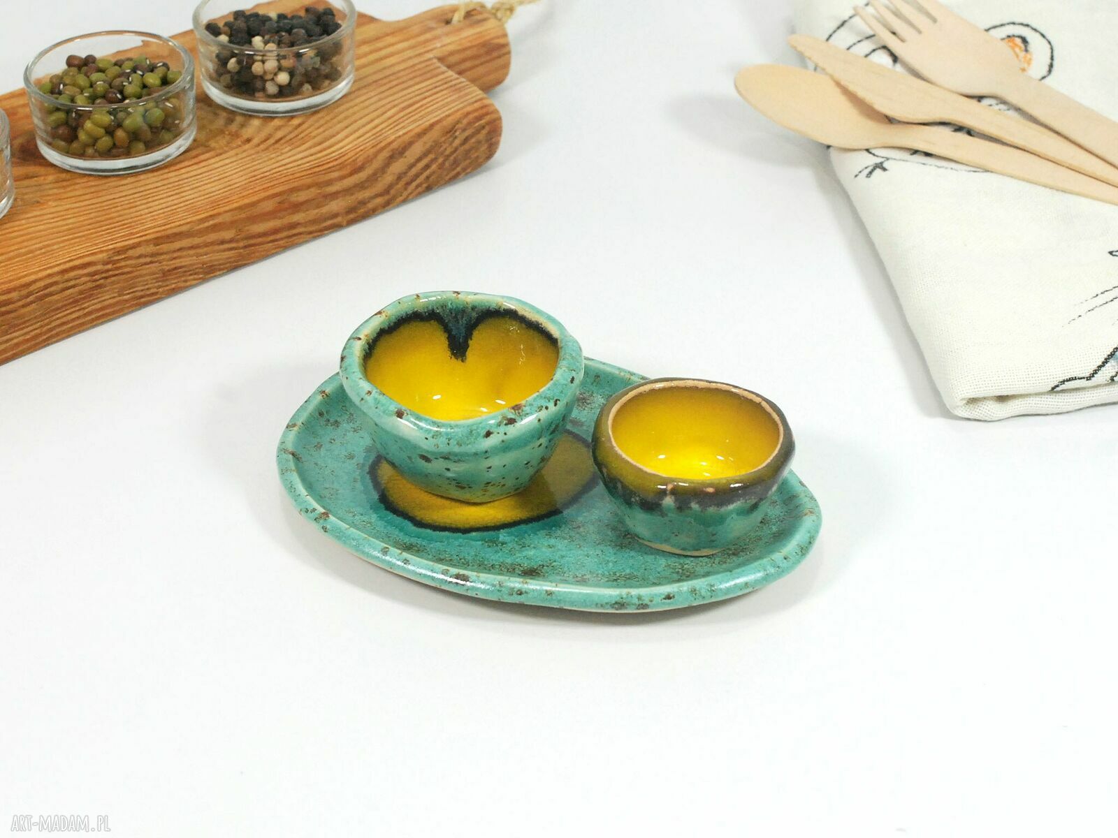Jajecznik ceramiczny - zestaw z podstawką i miseczką na sól
