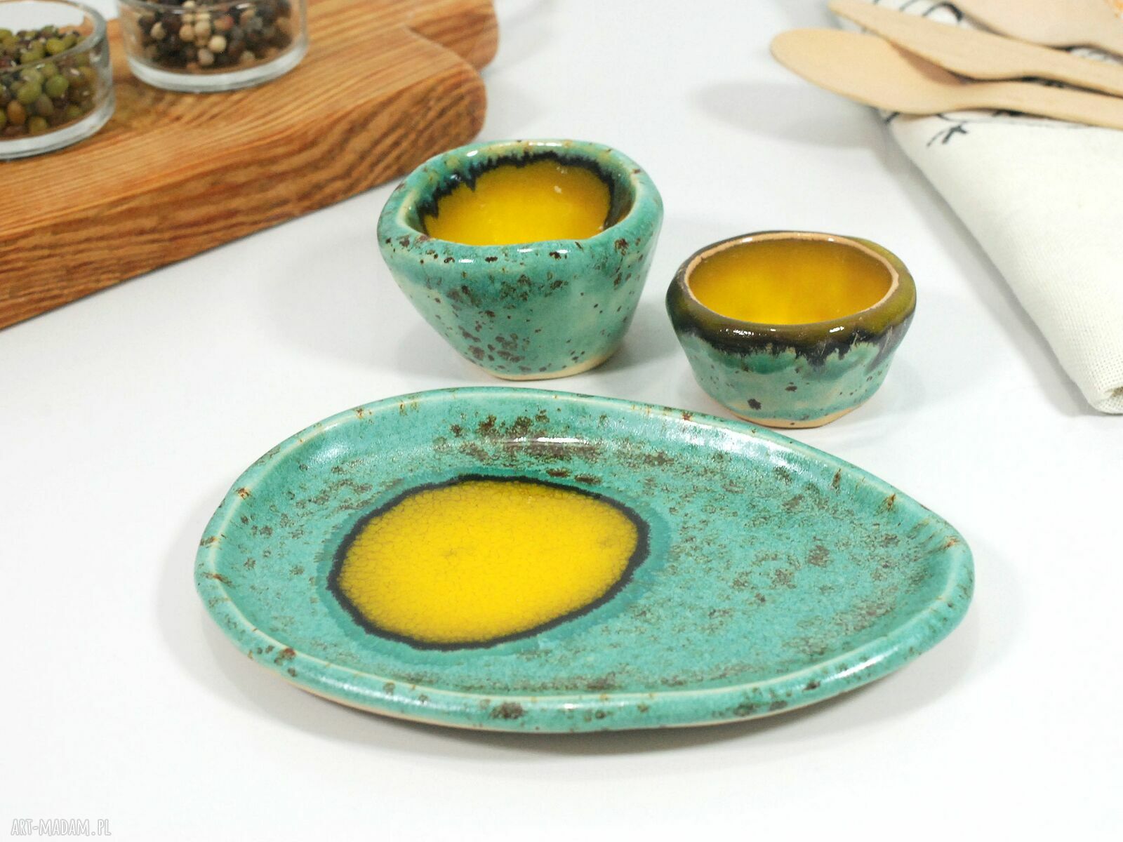 Jajecznik ceramiczny - zestaw z podstawką i miseczką na sól