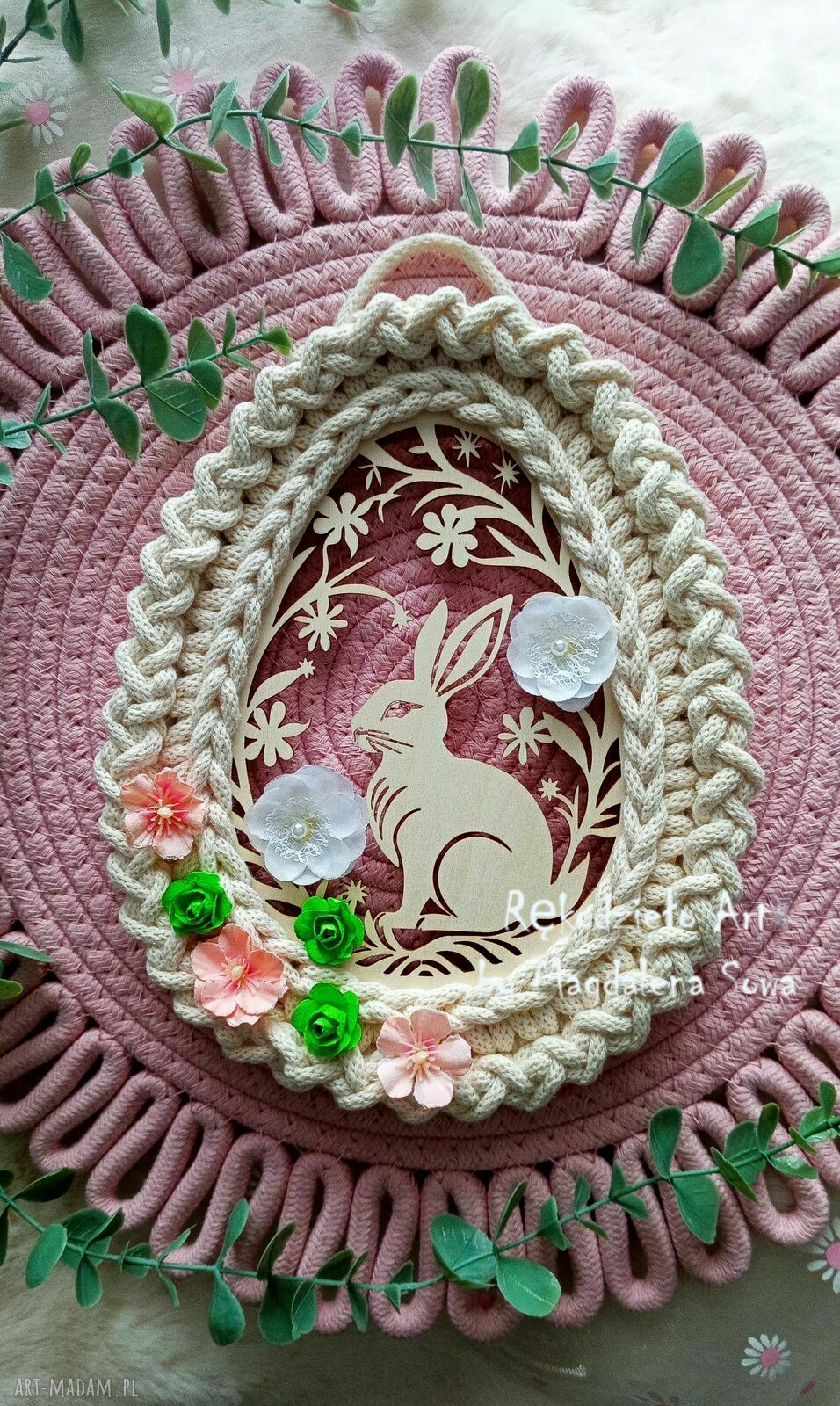 Jajko wielkanocne ze sznurka z kwiatkami - dekoracja handmade na Wielkanoc