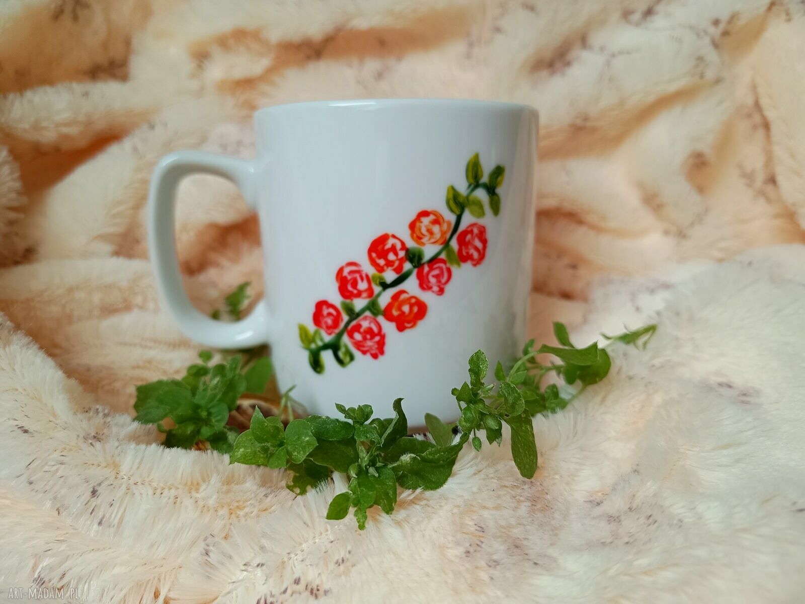 Jaskółki i róże - ręcznie malowany kubek 270 ml