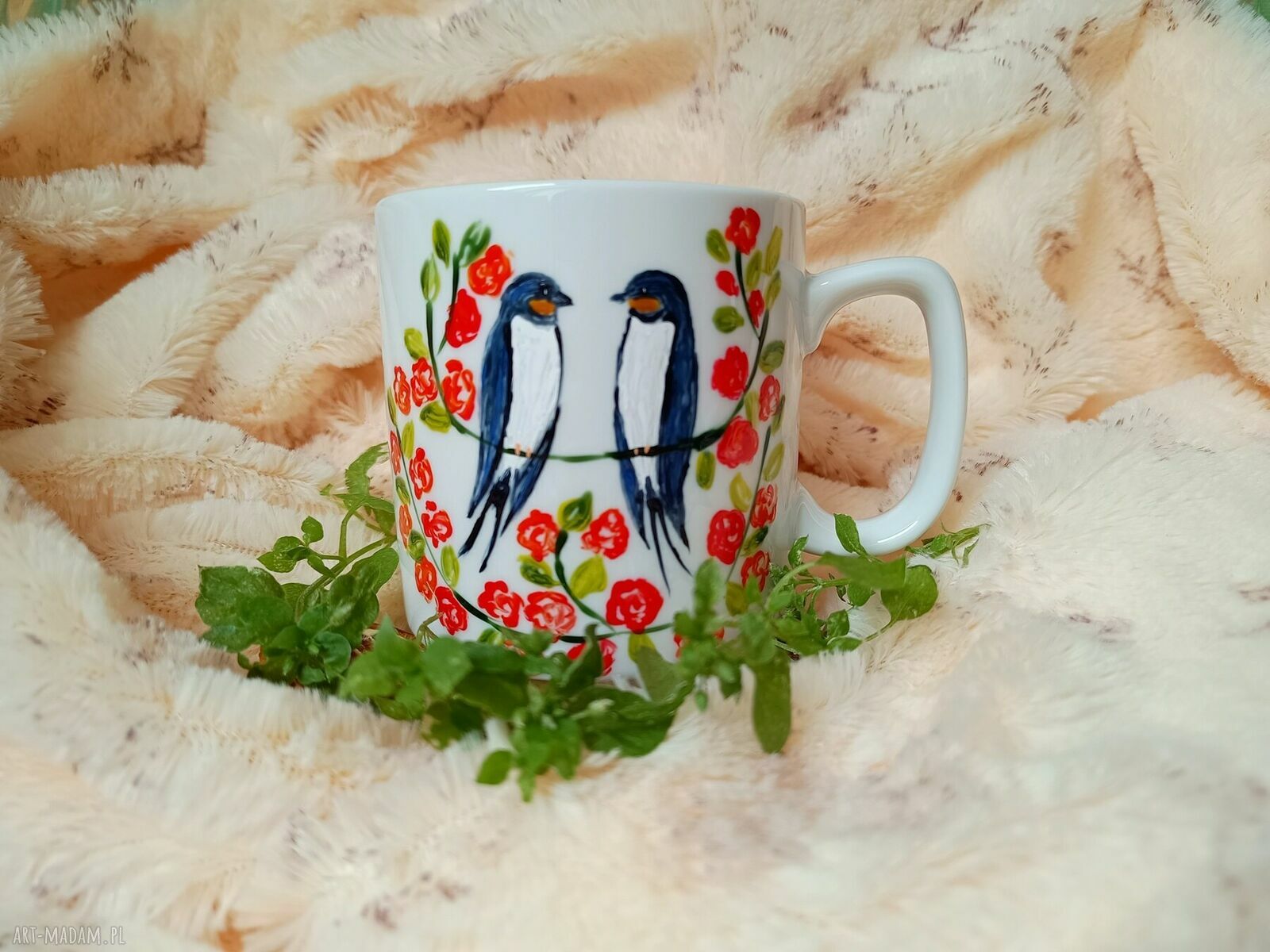 Jaskółki i róże - ręcznie malowany kubek 270 ml