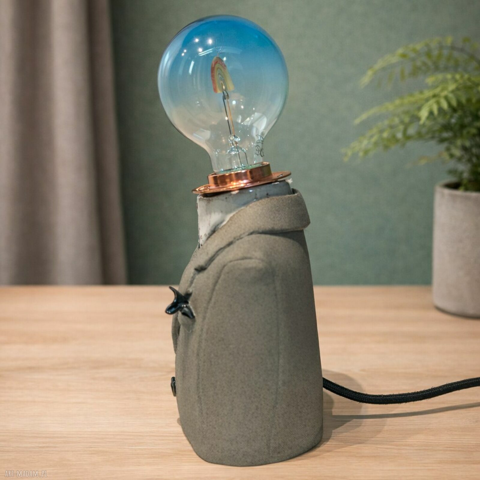 Jaśniepan, lampa ceramiczna Monifaktura - tęczowy blask w Twoim wnętrzu