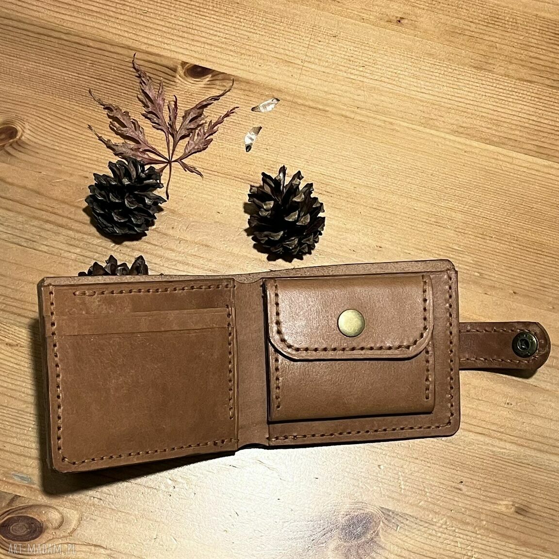 portfele: Jasno brązowy portfel skórzany ręcznie uszyty na bilon i karty. HandMade