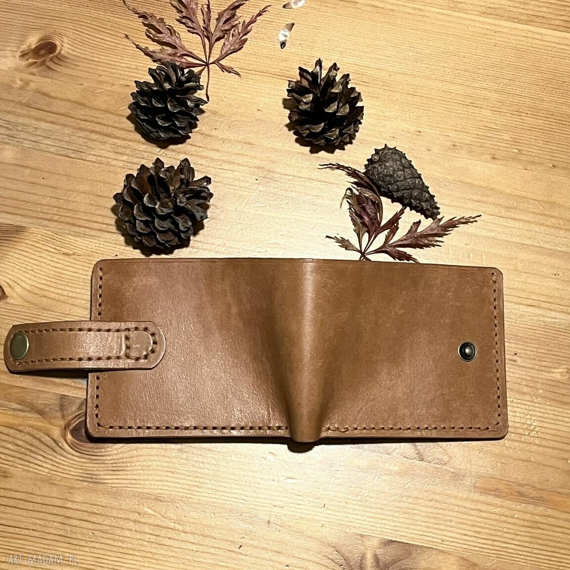 portfele: Jasno brązowy portfel skórzany ręcznie uszyty na bilon i karty. HandMade