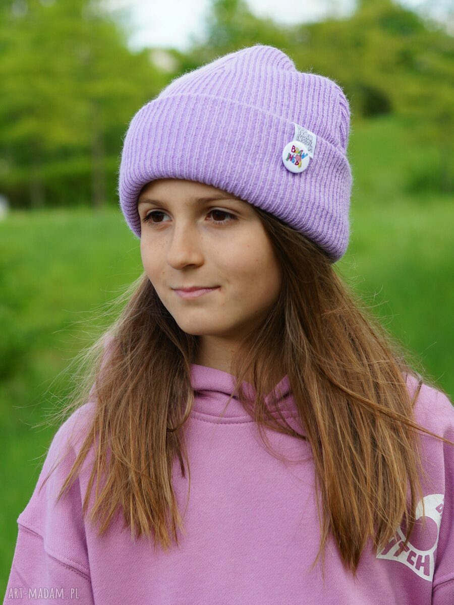 Jasny fiolet czapka dziecięca beanie z kolorowym logo